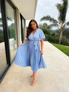 Jacqueline Jossa feet photo thumbnail