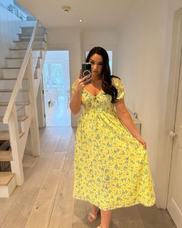Jacqueline Jossa feet photo thumbnail