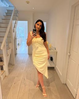 Jacqueline Jossa feet photo thumbnail