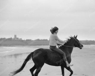 Jacqueline Kennedy feet photo thumbnail