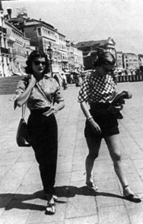 Jacqueline Kennedy feet photo thumbnail
