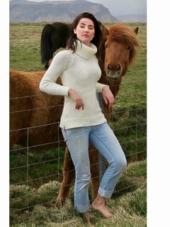 Jacqueline MacInnes Wood feet photo thumbnail