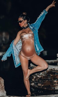 Jacqueline MacInnes Wood feet photo thumbnail