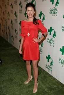 Jacqueline MacInnes Wood feet photo thumbnail