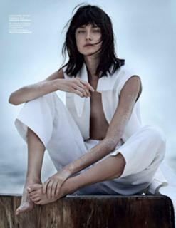 Jacquelyn Jablonski feet photo 8