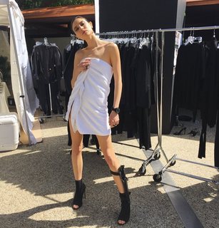 Jacquelyn Jablonski feet photo 8