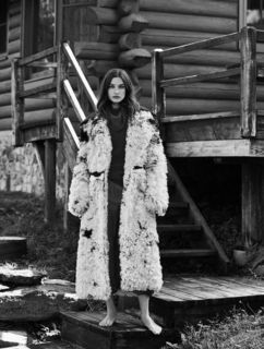 Jacquelyn Jablonski feet photo 1