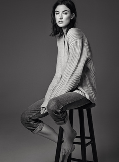 Jacquelyn Jablonski feet photo 19