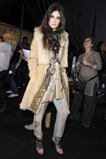 Jacquelyn Jablonski feet photo 10