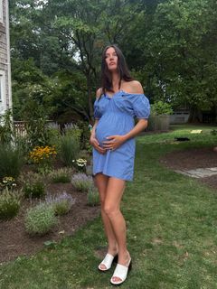 Jacquelyn Jablonski feet photo 4