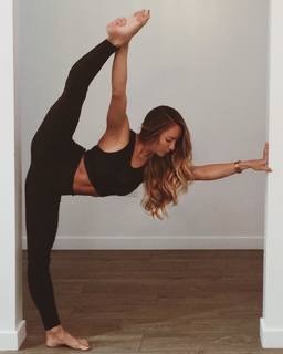Jacquelyn Umof feet photo 17