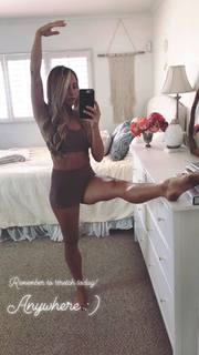 Jacquelyn Umof feet photo 14