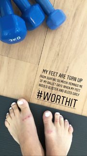 Jacquelyn Umof feet photo 10