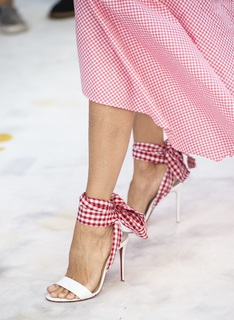 Jacqui Ainsley feet photo 6