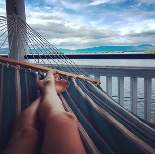 Jacqui Heinrich feet photo thumbnail