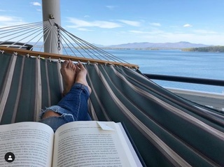 Jacqui Heinrich feet photo thumbnail