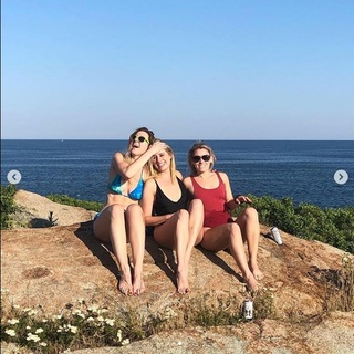 Jacqui Heinrich feet photo thumbnail