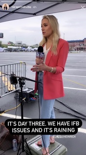 Jacqui Heinrich feet photo thumbnail