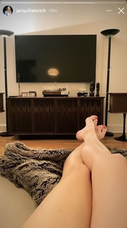 Jacqui Heinrich feet photo thumbnail
