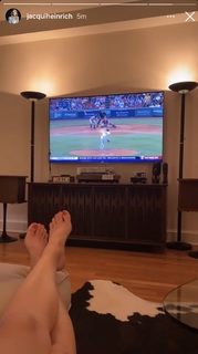 Jacqui Heinrich feet photo thumbnail