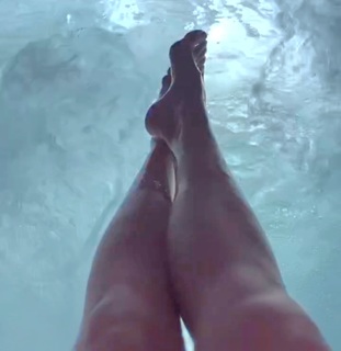 Jacqui Heinrich feet photo thumbnail