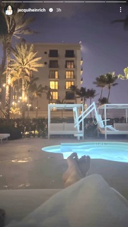 Jacqui Heinrich feet photo thumbnail