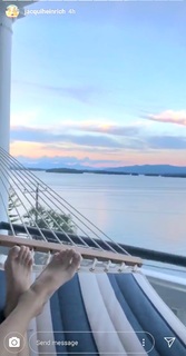 Jacqui Heinrich feet photo thumbnail