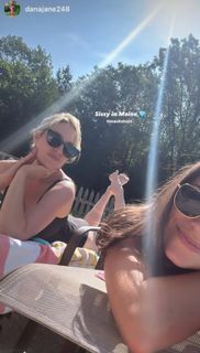 Jacqui Heinrich feet photo thumbnail