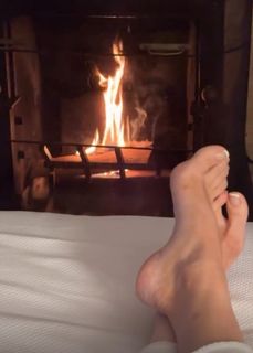 Jacqui Heinrich feet photo 2