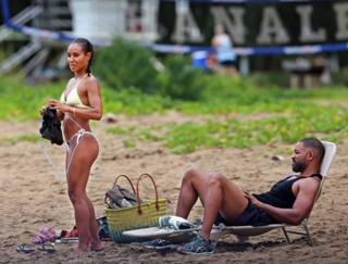 Jada Pinkett Smith feet photo thumbnail