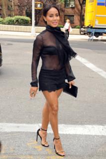 Jada Pinkett Smith feet photo thumbnail