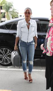 Jada Pinkett Smith feet photo thumbnail