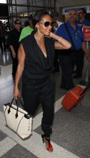 Jada Pinkett Smith feet photo thumbnail