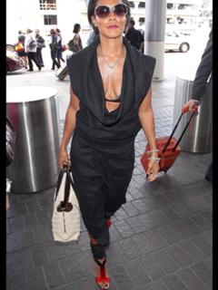 Jada Pinkett Smith feet photo thumbnail