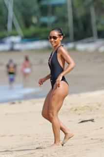 Jada Pinkett Smith feet photo thumbnail