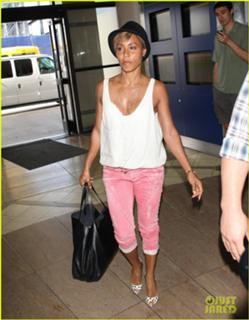 Jada Pinkett Smith feet photo thumbnail