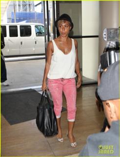 Jada Pinkett Smith feet photo thumbnail