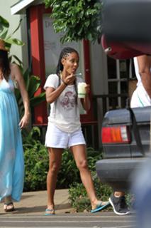 Jada Pinkett Smith feet photo thumbnail