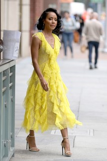 Jada Pinkett Smith feet photo thumbnail