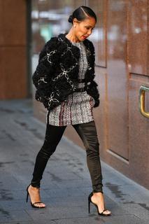 Jada Pinkett Smith feet photo thumbnail