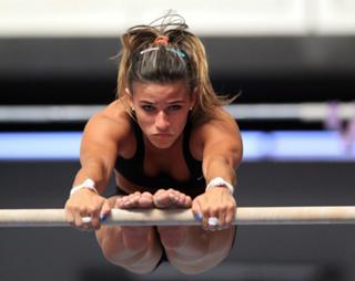 Jade Barbosa feet photo 1