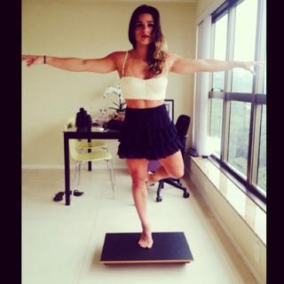 Jade Barbosa feet photo 4