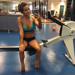 Jade Barbosa feet photo 13