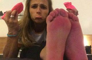 Jade Barbosa feet photo 1