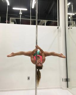 Jade Barbosa feet photo 3