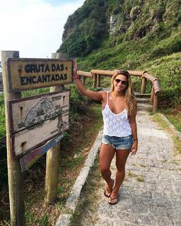 Jade Barbosa feet photo 4