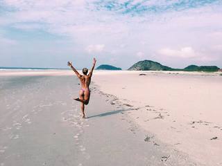 Jade Barbosa feet photo 3