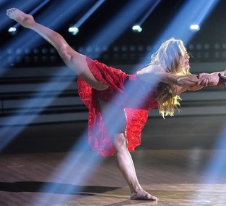 Jade Barbosa feet photo 16