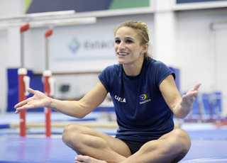 Jade Barbosa feet photo 9