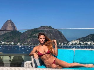 Jade Barbosa feet photo 8